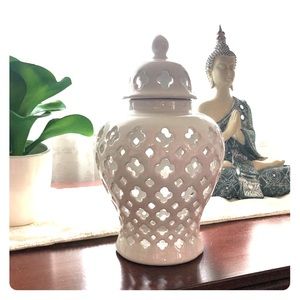 Ginger jar white